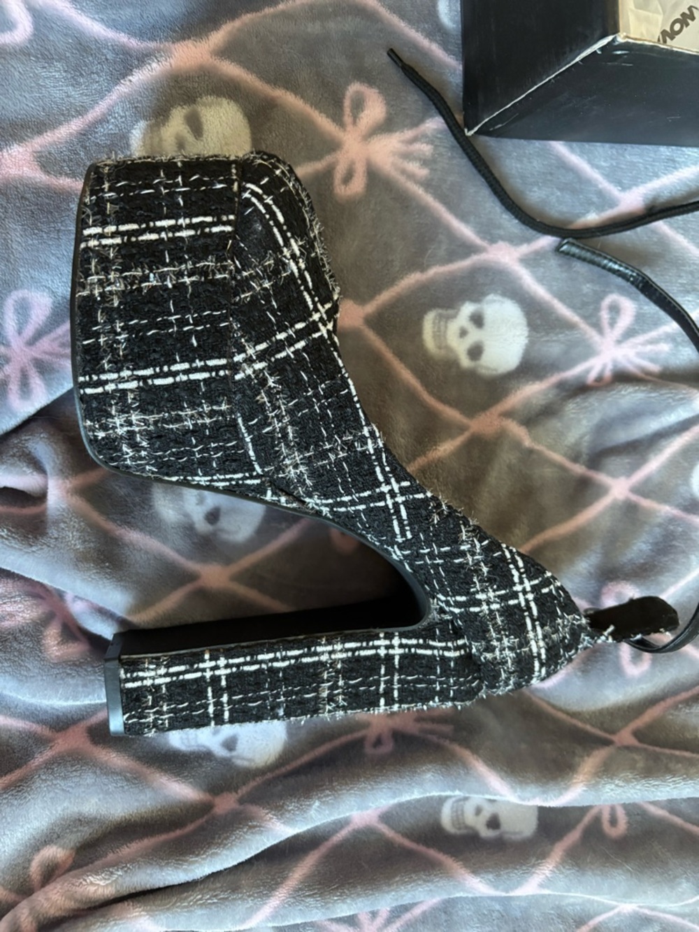 Fashion Nova Black & White Tweed Platform Heels